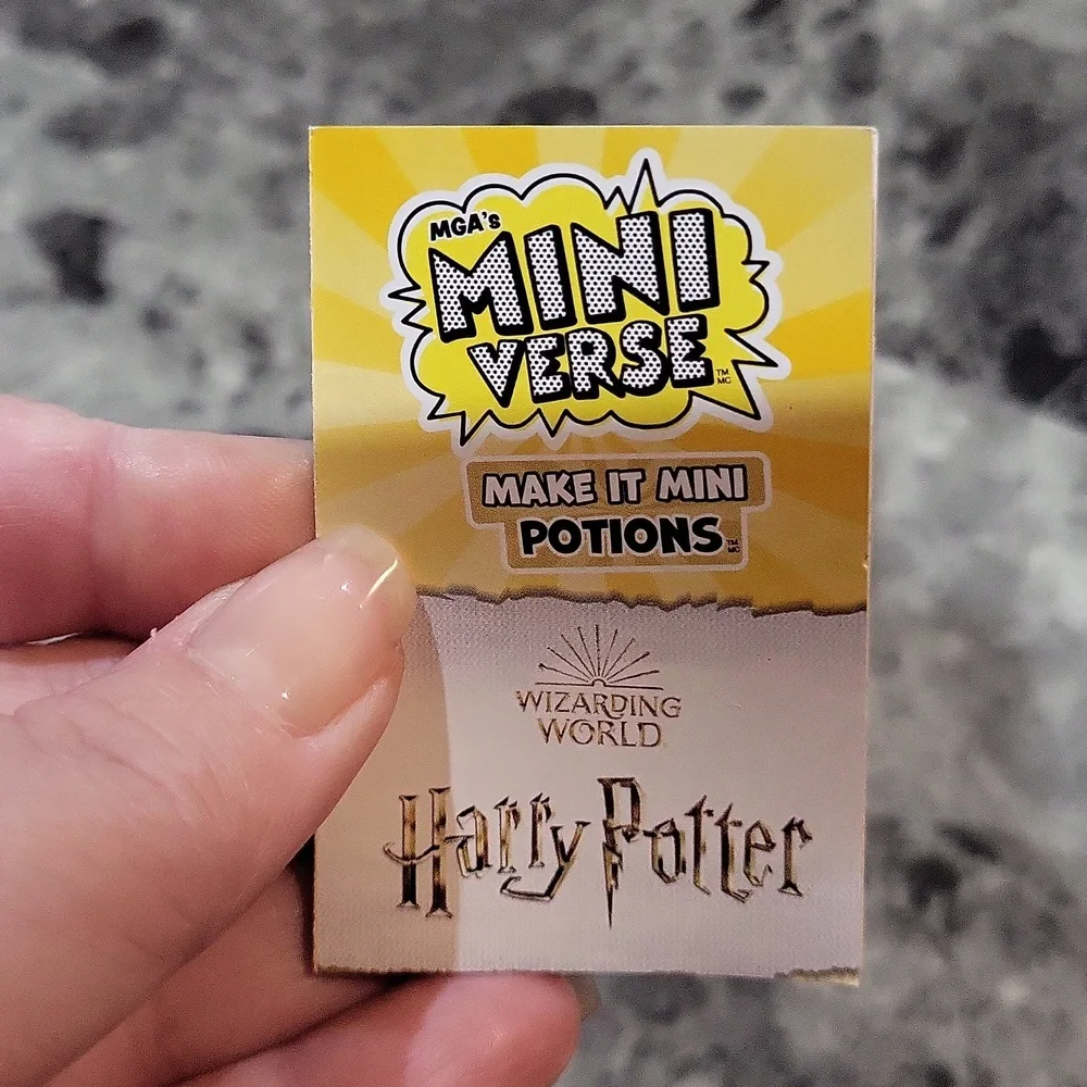 Miniverse Make It Mini Harry Potter Potions Flesh-Eating Slug Repellent